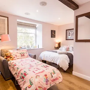 https://hall-view-guest-suite.yorkshirehotels.net